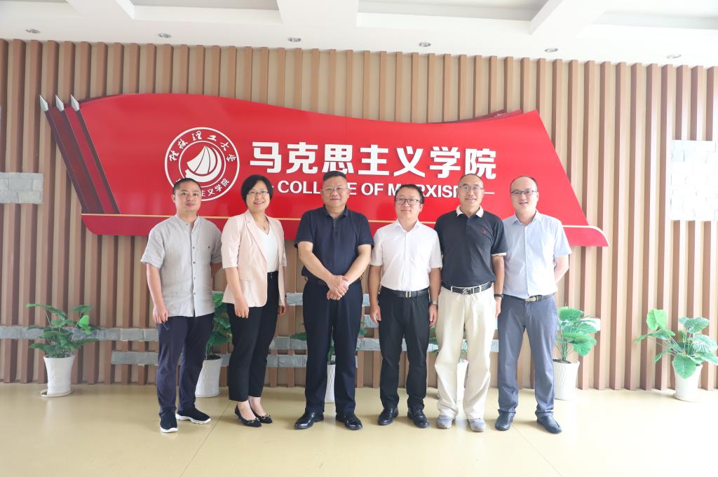 學(xué)校黨委書記鄧軍到我院調(diào)研